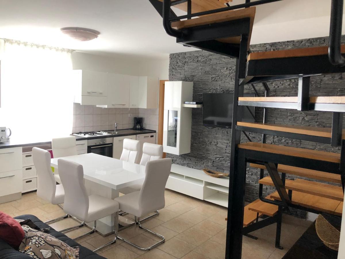 Ester Apartament *