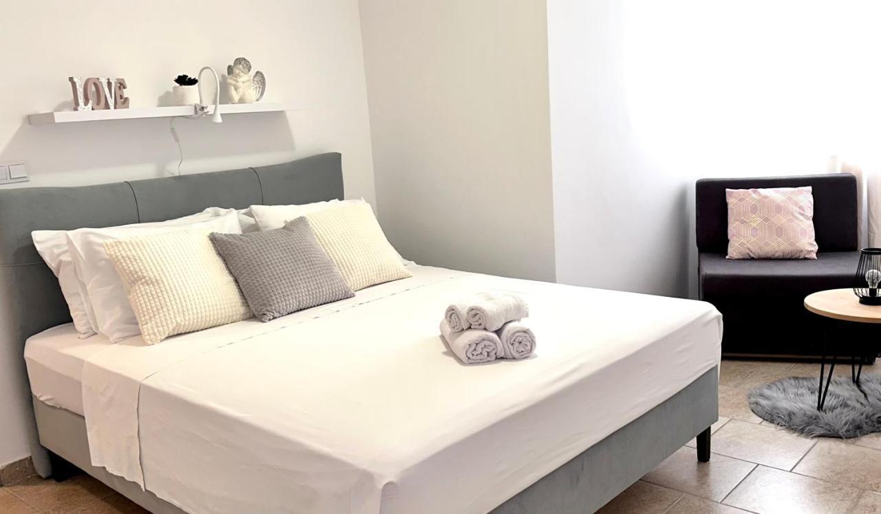 Ester Apartament *