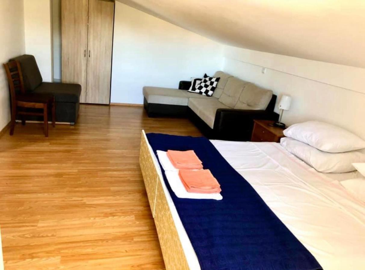 Apartament Ester *